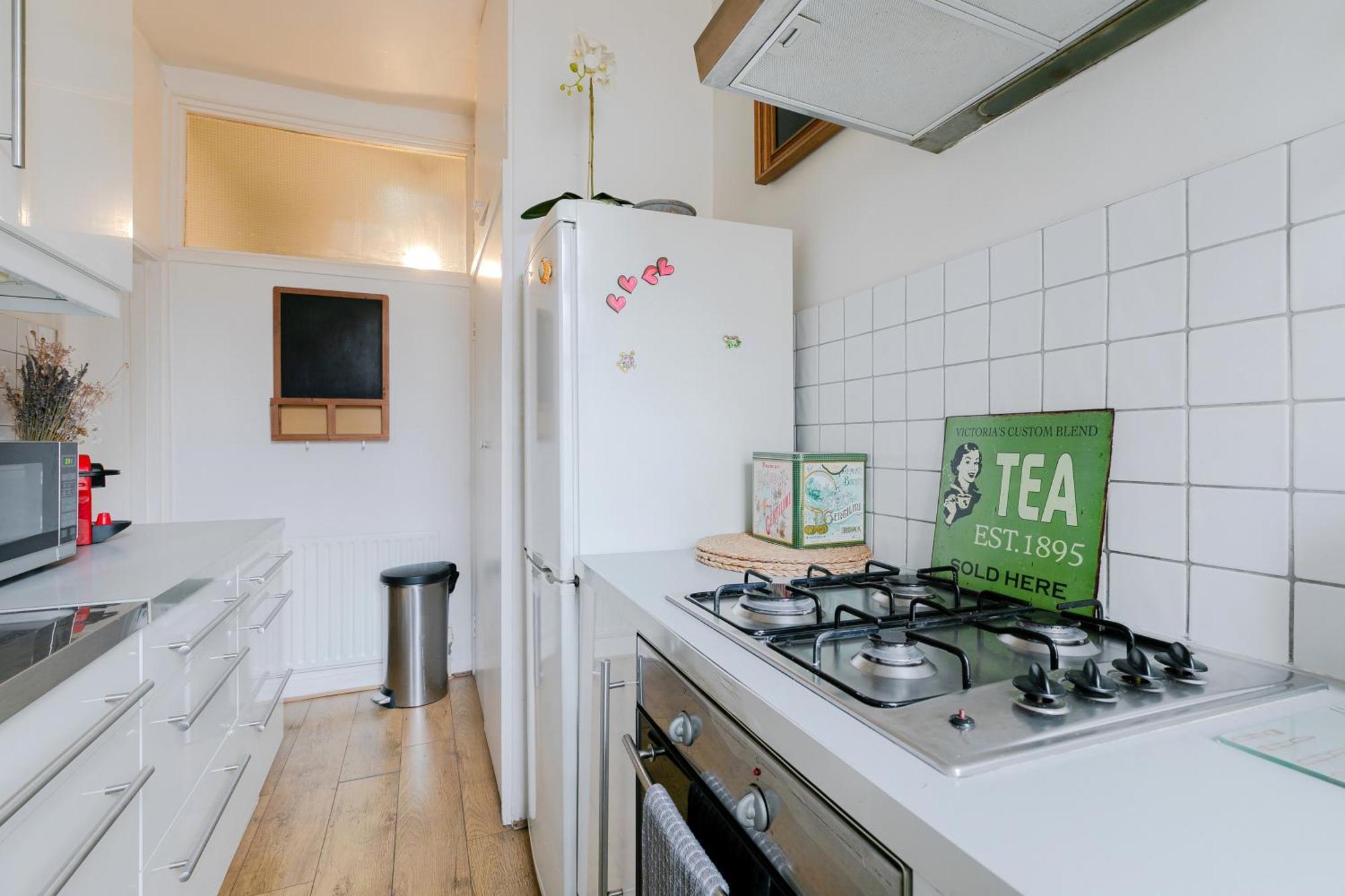 Appartamento Artistic Pied-A-Terre, Steps From The Tube, Moments From London'S Heart Esterno foto