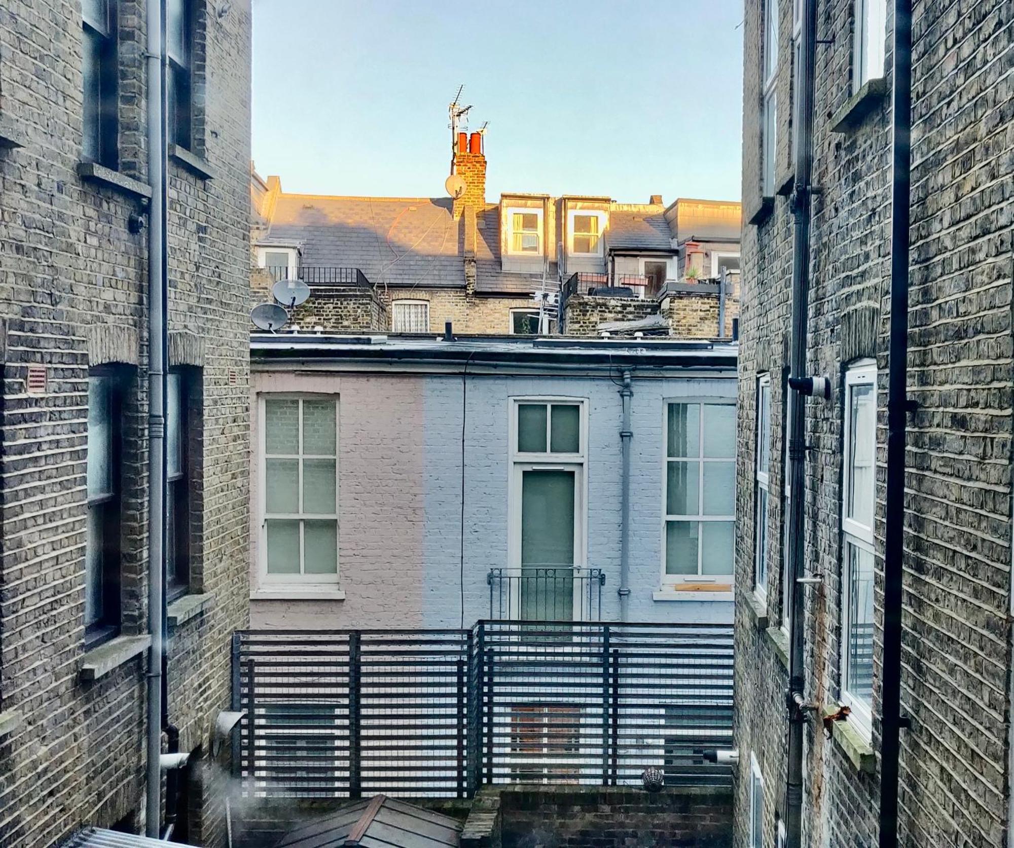 Appartamento Artistic Pied-A-Terre, Steps From The Tube, Moments From London'S Heart Esterno foto