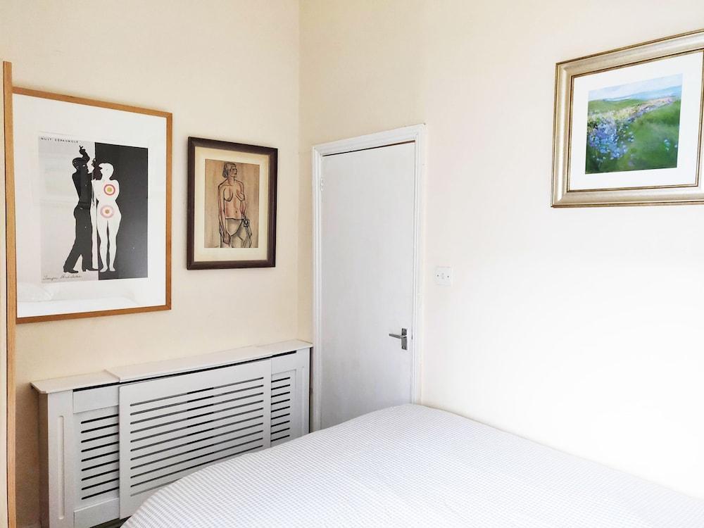 Appartamento Artistic Pied-A-Terre, Steps From The Tube, Moments From London'S Heart Esterno foto