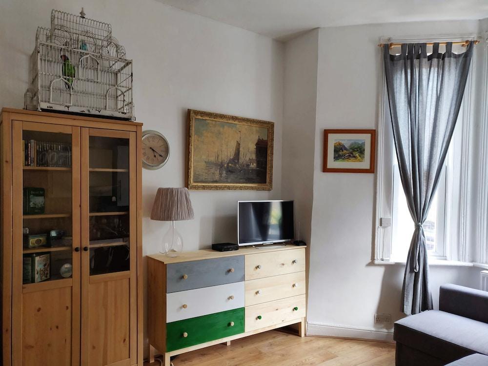 Appartamento Artistic Pied-A-Terre, Steps From The Tube, Moments From London'S Heart Esterno foto